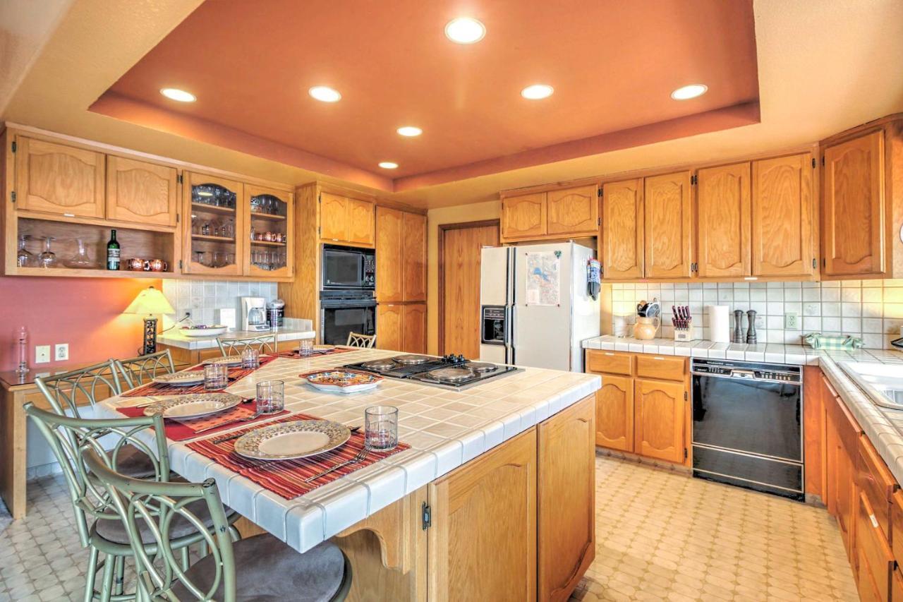Spacious Kelseyville Home With Large Lakefront Deck! Luaran gambar